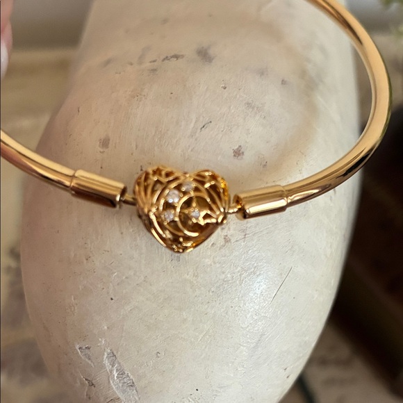 Pandora Celestial Heart Clasp Bangle Bracelet (Gold) - Picture 5 of 11